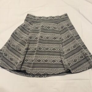Divided H&M Ladies Geometric Skirt. Size Small with Flare. Size Small. EUC